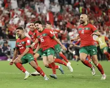 亚洲球队合作默契，带来完美胜利(亚洲足球联赛小组赛激战正酣)